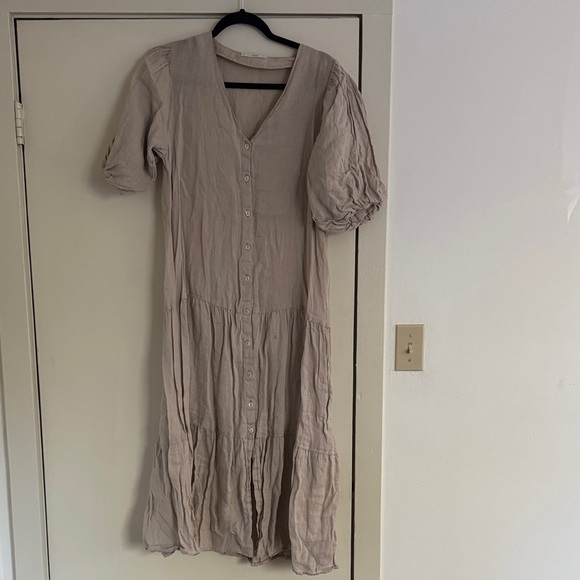 Mng Collection Dresses & Skirts - Linen puffy sleeve dress
